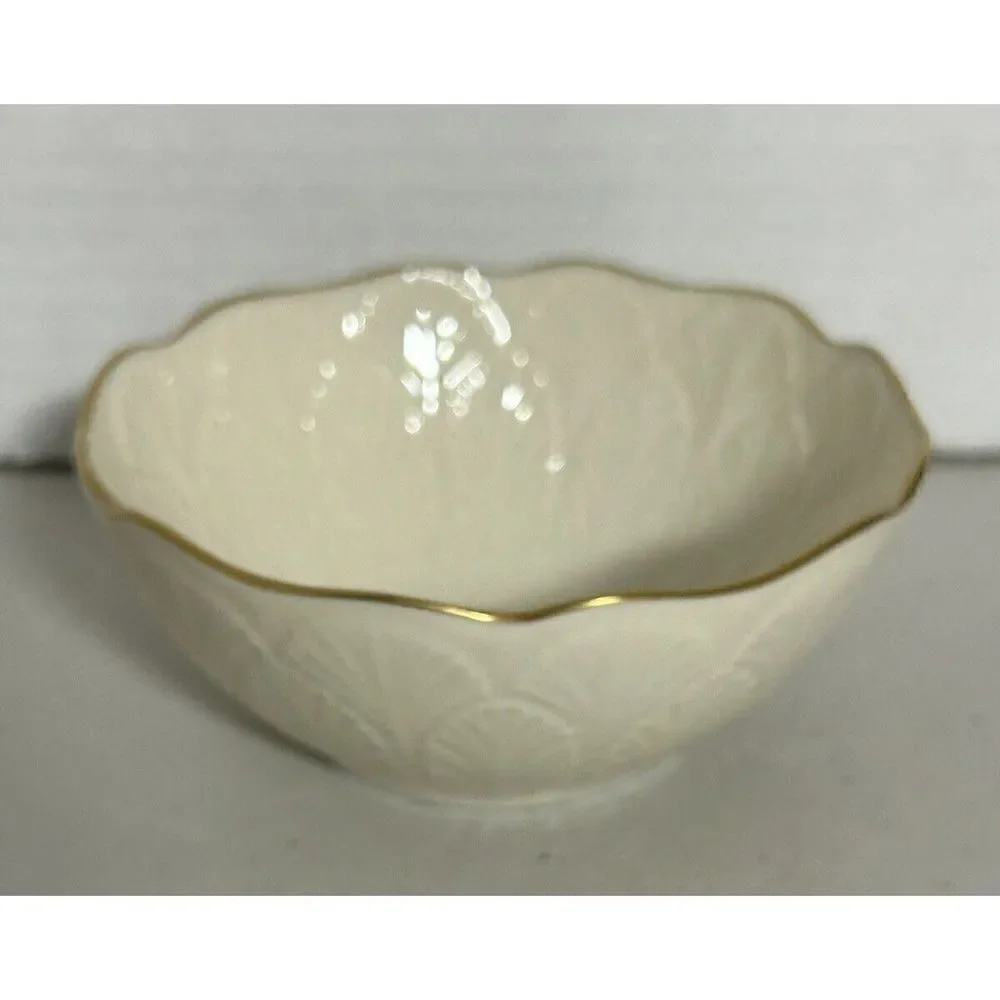 Lenox China Greenfield Sylvan Bowl 24K Gold Trim Sculpt Leaf Candy Nuts 4.5